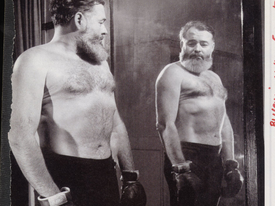 Ernest Hemingway lutando boxe